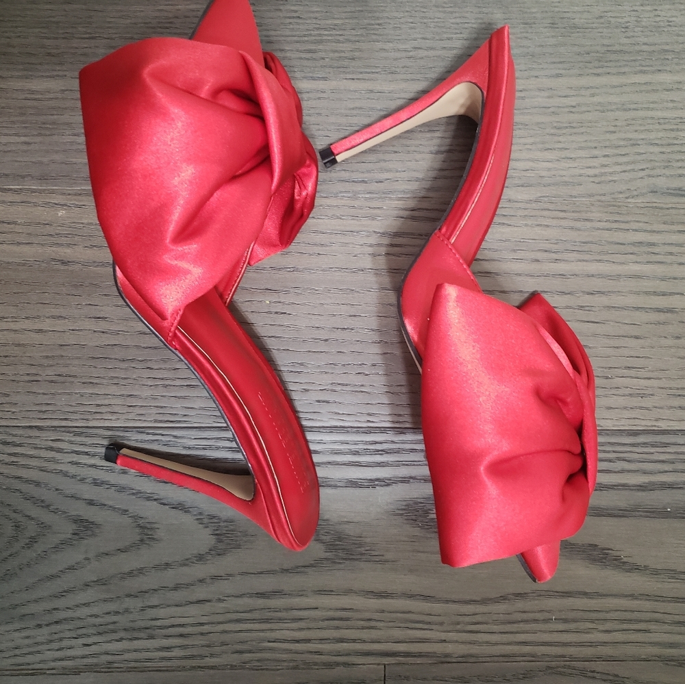 Pumps - Picture 3 of 4